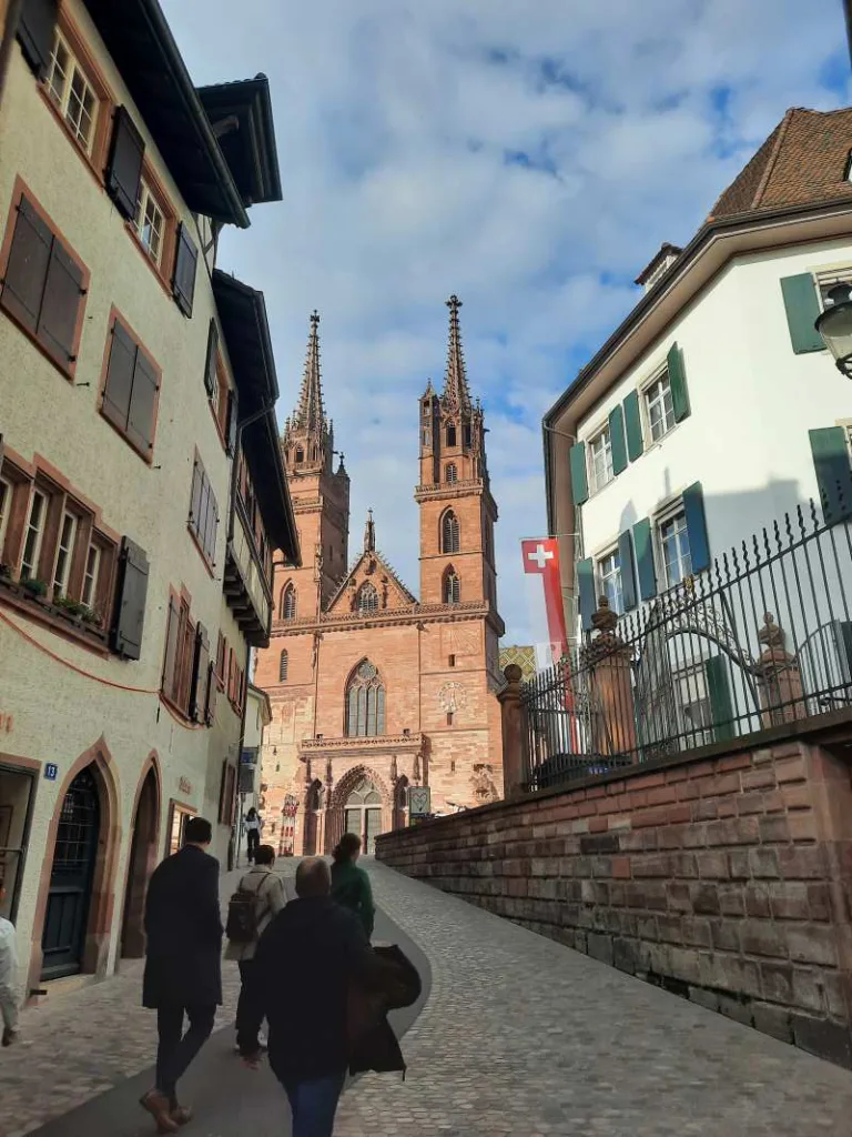 Florian’s Reisemosaik – Auf Flüstertour in der Stadt der Medizin nach Basel reisen - Erlebnis Städtereise