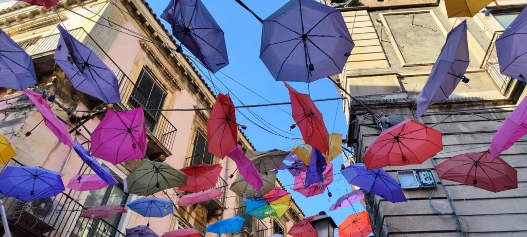 Florians Reisemosaik-Catania - Die schwarze Stadt im Schatten des Feuers