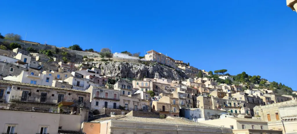 Modica und seine versteckten UNESCO Welterbe Schätze auf Sizilien in Italien Schokolade und die Marina di Modica